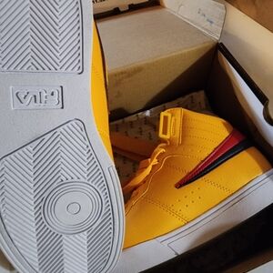 BRAND NEW...Kids sneakers size 4...Fila